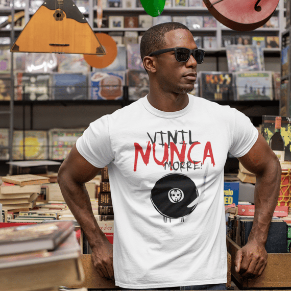 Camiseta Vinil nunca morre!