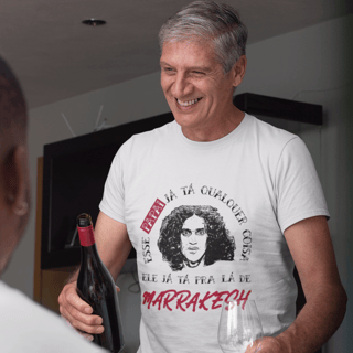 Camiseta 'esse papai já tá qualquer coisa' 