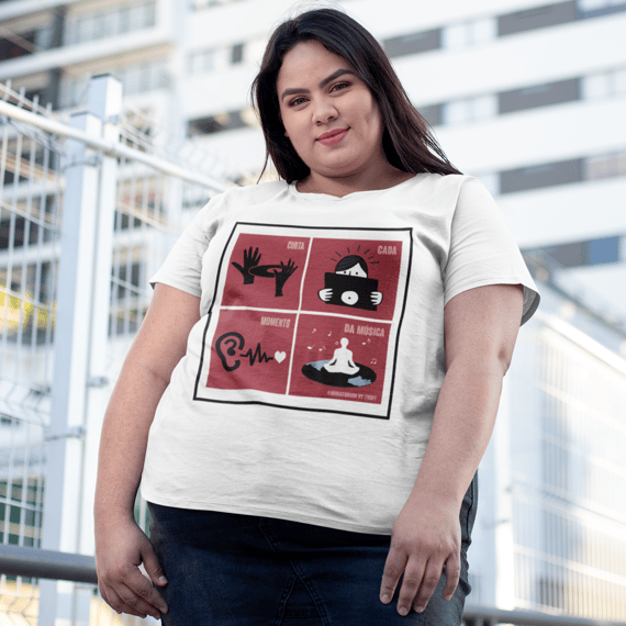 Camiseta plus size Curta cada momento da música