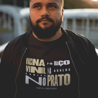 Camiseta plus size Vinil na agulha