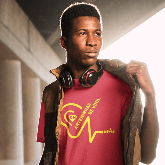 Camiseta 'Anteninhas de vinil'
