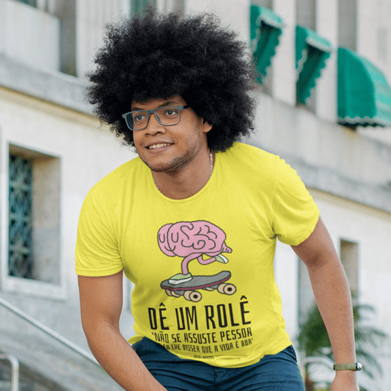 Camiseta 'Dê um rolê' 