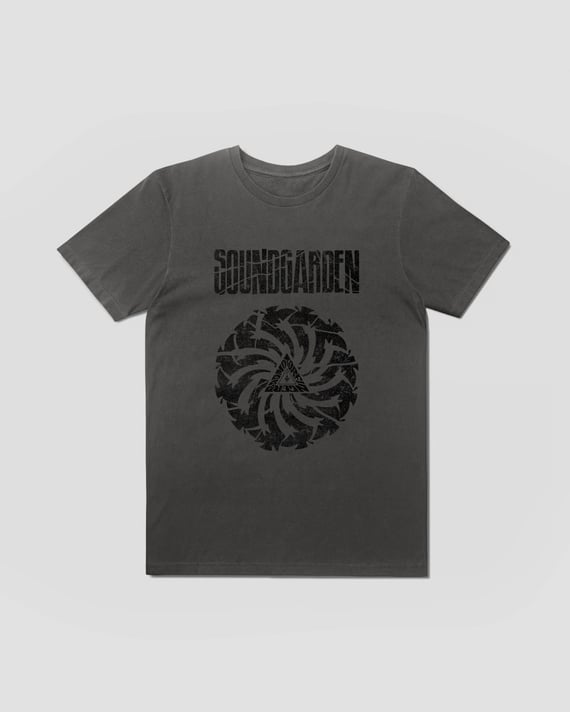 Camiseta Soundgarden Badmotorfinger Estonada Mind The Gap Co.