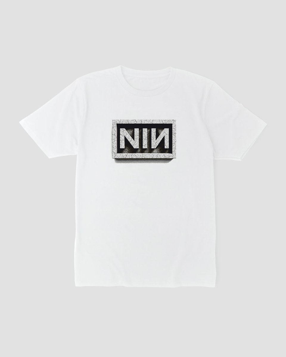 Nome do produto: Camiseta Nine Inch Nails Concrete Mind The Gap Co.