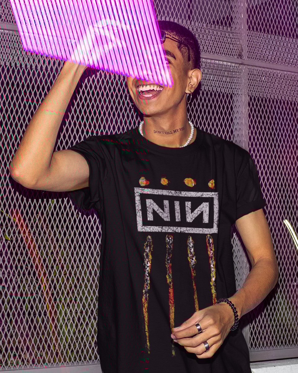 Nome do produto: Camiseta Nine Inch Nails Down Mind The Gap Co.