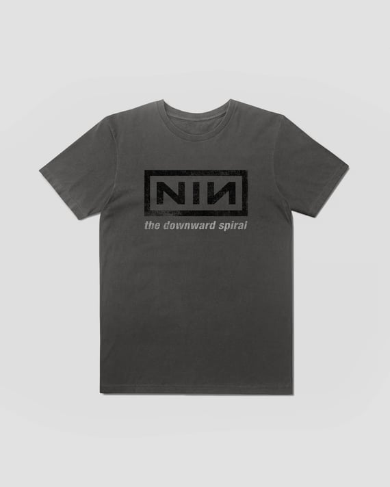 Camiseta Nine Inch Nails Logo Down Mind The Gap Co.