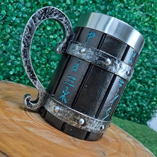 Nome do produto Caneca Nórdica Viking C/ Runas 600 Ml