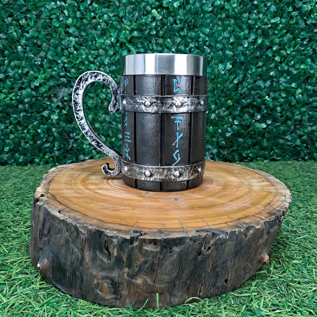 Nome do produto: Caneca Nórdica Viking C/ Runas 600 Ml