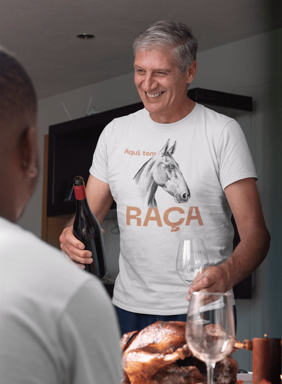 Camiseta Aqui tem Raça masculina