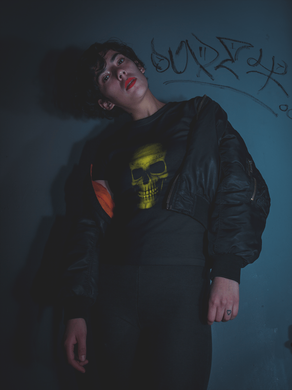 Camiseta Baby Long Caveira Amarela