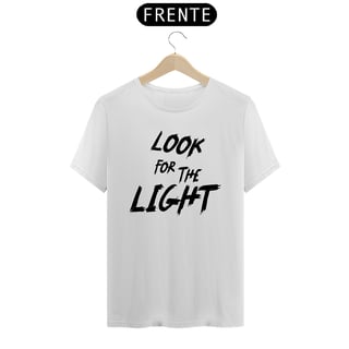 Nome do produto Camiseta Look for the light 