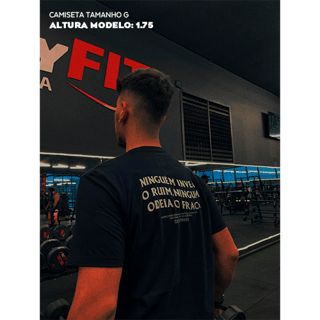 Nome do produto Camiseta Ninguém inveja o ruim ninguém... (FRENTE E COSTAS)
