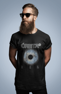 Camiseta Prime ÓRBITA® – Íris Cósmica | Olho do Universo
