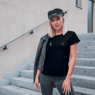 Nome do produto Camiseta Domination - Rule the day, conquer the night.