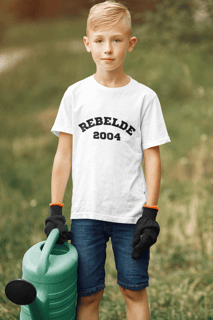 Nome do produto Camiseta Infantil - Rebelde 2004 ®