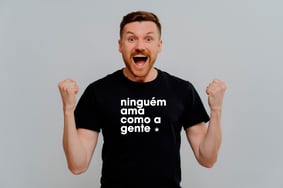 Ninguém ama como a gente.