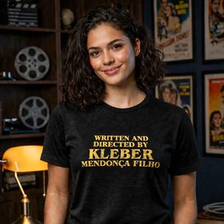 Nome do produto Camiseta Written and Directed by Kleber Mendonça Filho | Cinema Brasileiro