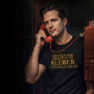 Nome do produto Camiseta Written and Directed by Kleber Mendonça Filho | Cinema Brasileiro