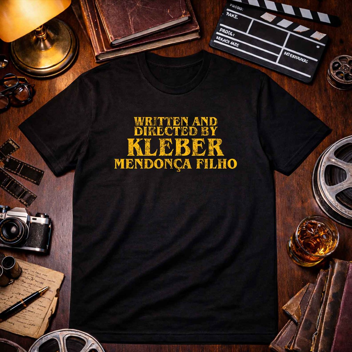 Nome do produto: Camiseta Written and Directed by Kleber Mendonça Filho | Cinema Brasileiro