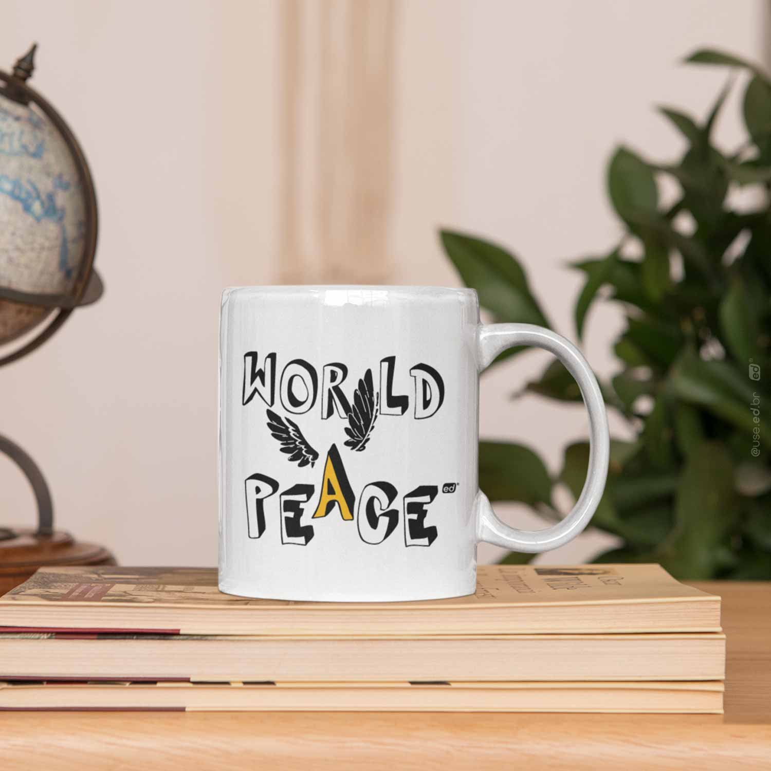 World Peace - Caneca de Cerâmica para Bebidas Quentes