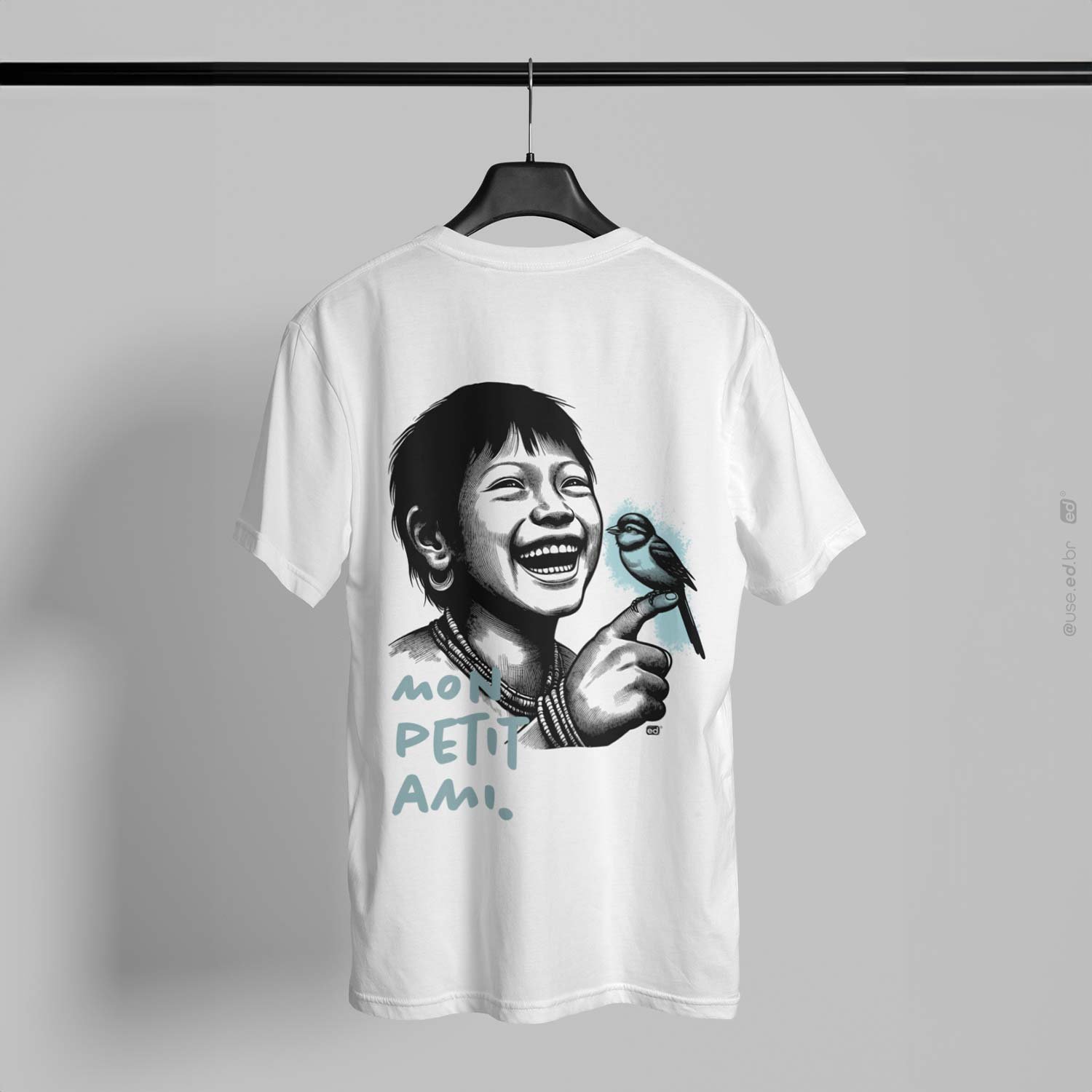 Mon Petit Ami - Camiseta Estampa o Menino e o Pássaro Branca