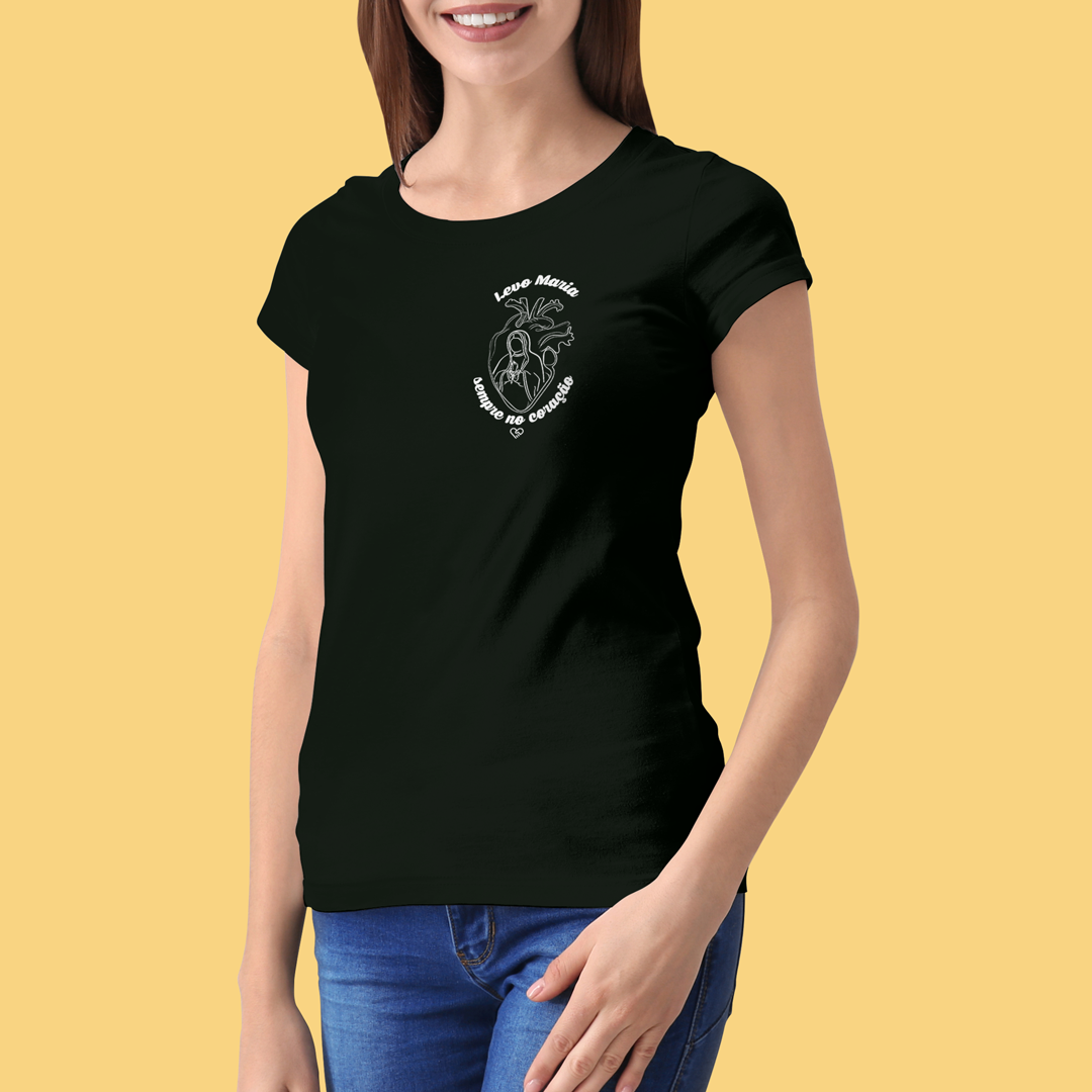 Camiseta Levo Maria no Coração - Feminina