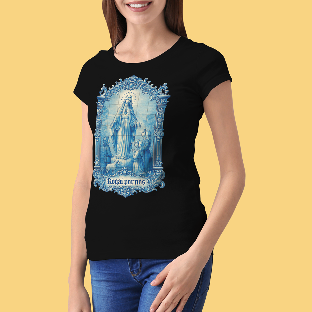 Nome do produto: Camiseta Nossa Senhora de Fátima - Azulejo Português - f