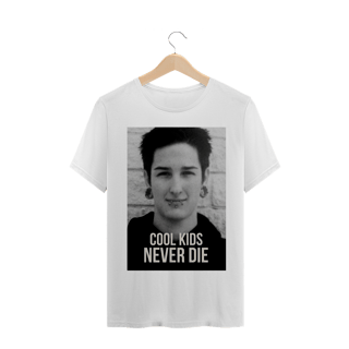 Nome do produto Camiseta Cool Kids Never Die - Mitch Lucker 