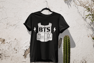 Nome do produto CAMISETA UNISEX BTS ARMY PRETA