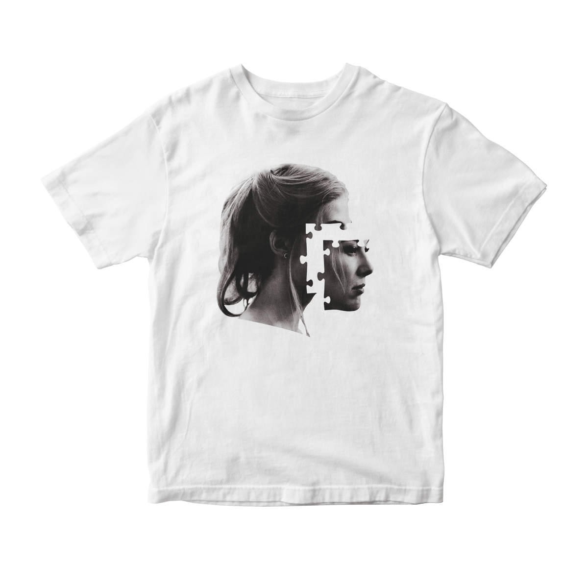 Nome do produto: Camiseta Amy Dunne P&B - Gone Girl (Garota Exemplar)