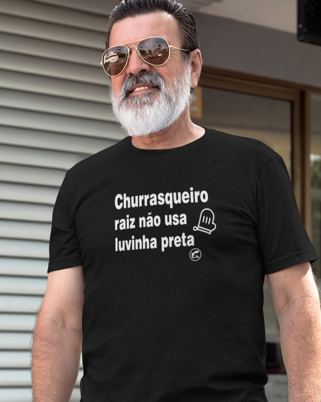 Camiseta Churrasqueiro raiz não usa luvinha preta