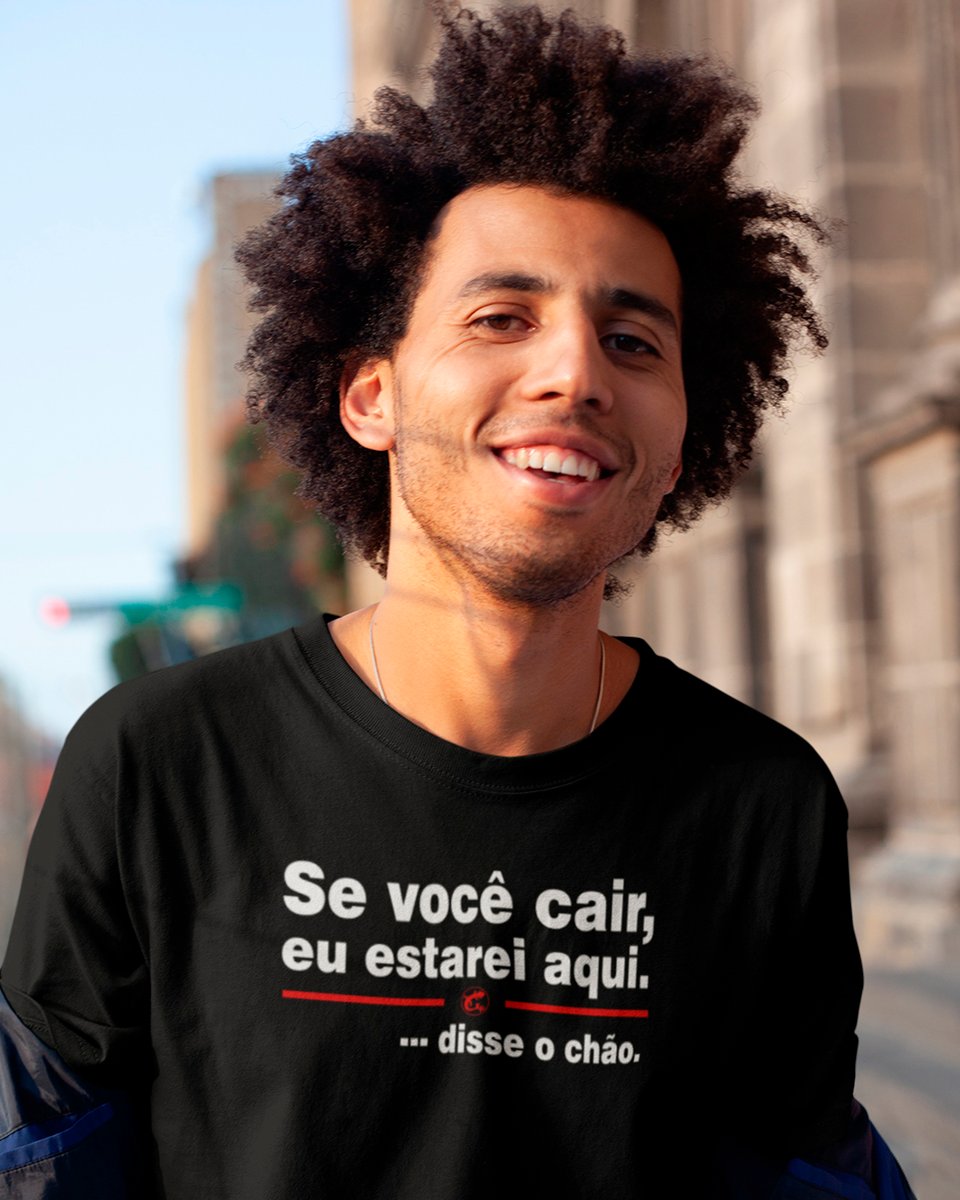 Nome do produto: Camiseta de Boteco Se você cair eu estarei aqui, disse o chão