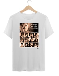 Nome do produto Camiseta Plus Size Eu ouço pessoas mortas...O tempo todo! Versão 02