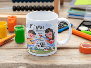 Nome do produtoCaneca Infantil “Pego a Viola” — Coleção Stênio Marcius