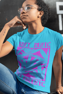Nome do produtoT-SHIRT DON'T PANIC FEMININA 