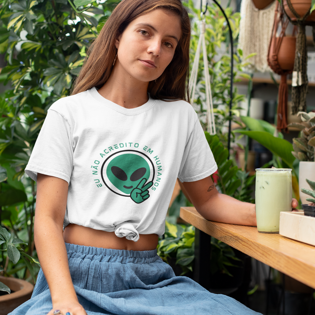 Nome do produto: Camiseta: Não acredito em humanos