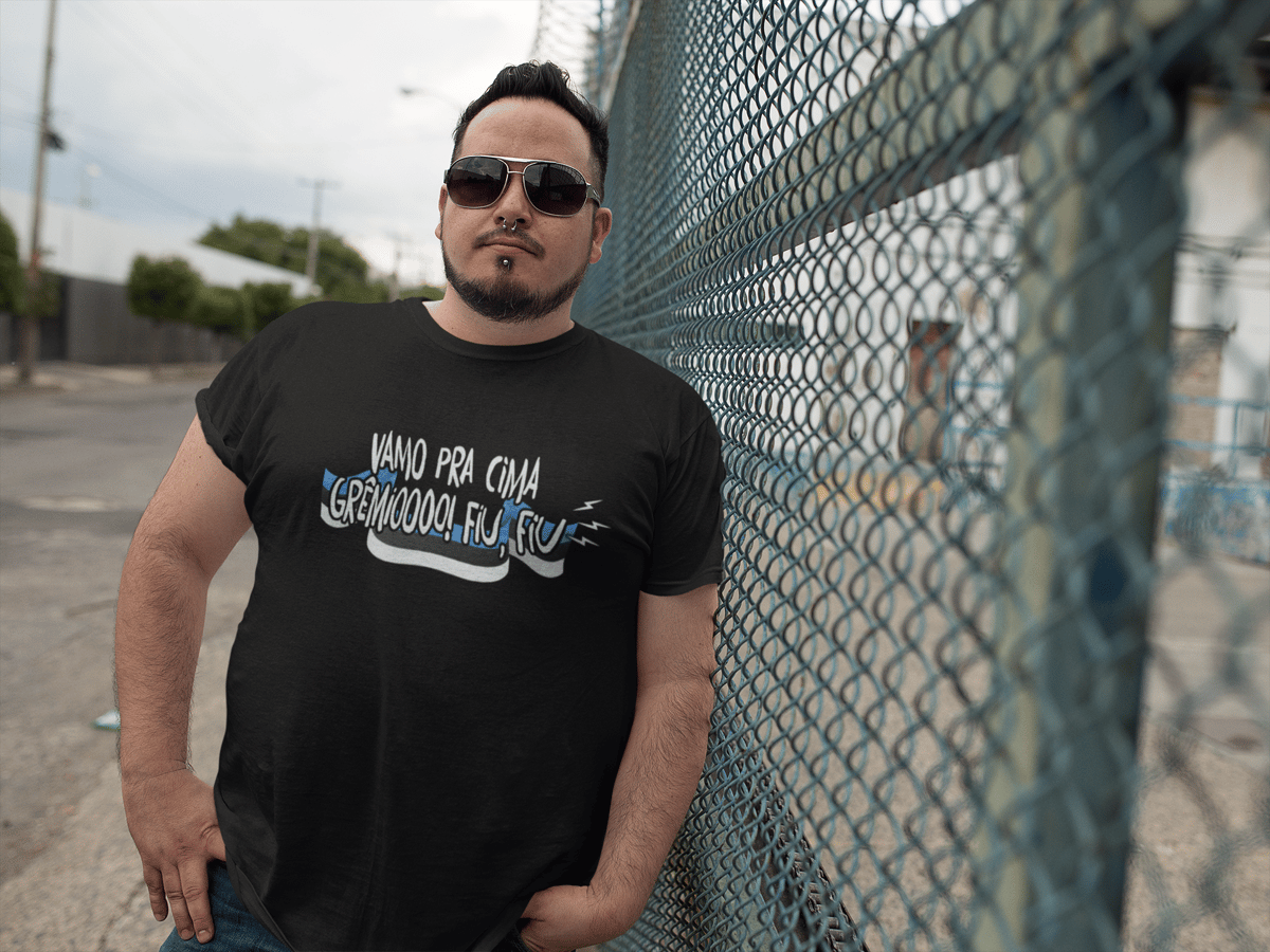 Nome do produto: Vamo Pra Cima Grêmio! Fiu, fiu Plus Size - Escura