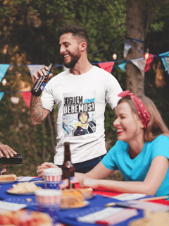 Camiseta Joguem Como Bebemos