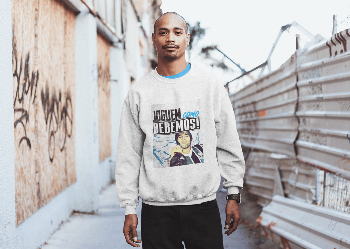 Nome do produto: Moletom Joguem Como Bebemos