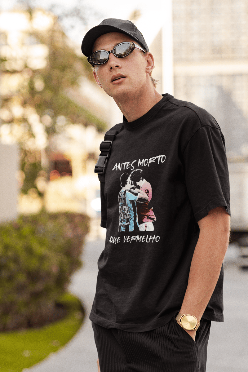 Nome do produto: Camiseta Antes Morto Que Vermelho - Estampa Clara