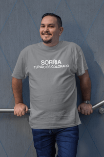 Nome do produto Sorria, tu não és colorado! Plus Size - Estampa Clara