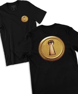 Nome do produto Camiseta Printfull looking through