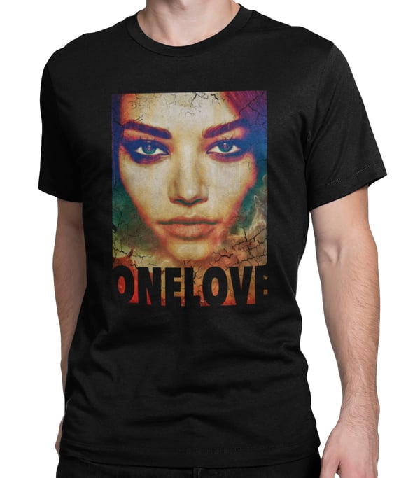 Camiseta Printfull One Love