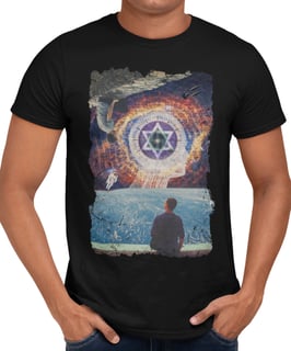 Nome do produto Camiseta Printfull Adam kadmon