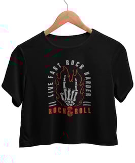 Nome do produto Cropped Printfull Hand Skeleton Rock & Roll