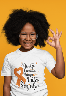 Nome do produto Nesta família ninguém luta sozinho -- Infantil Unissex Branca