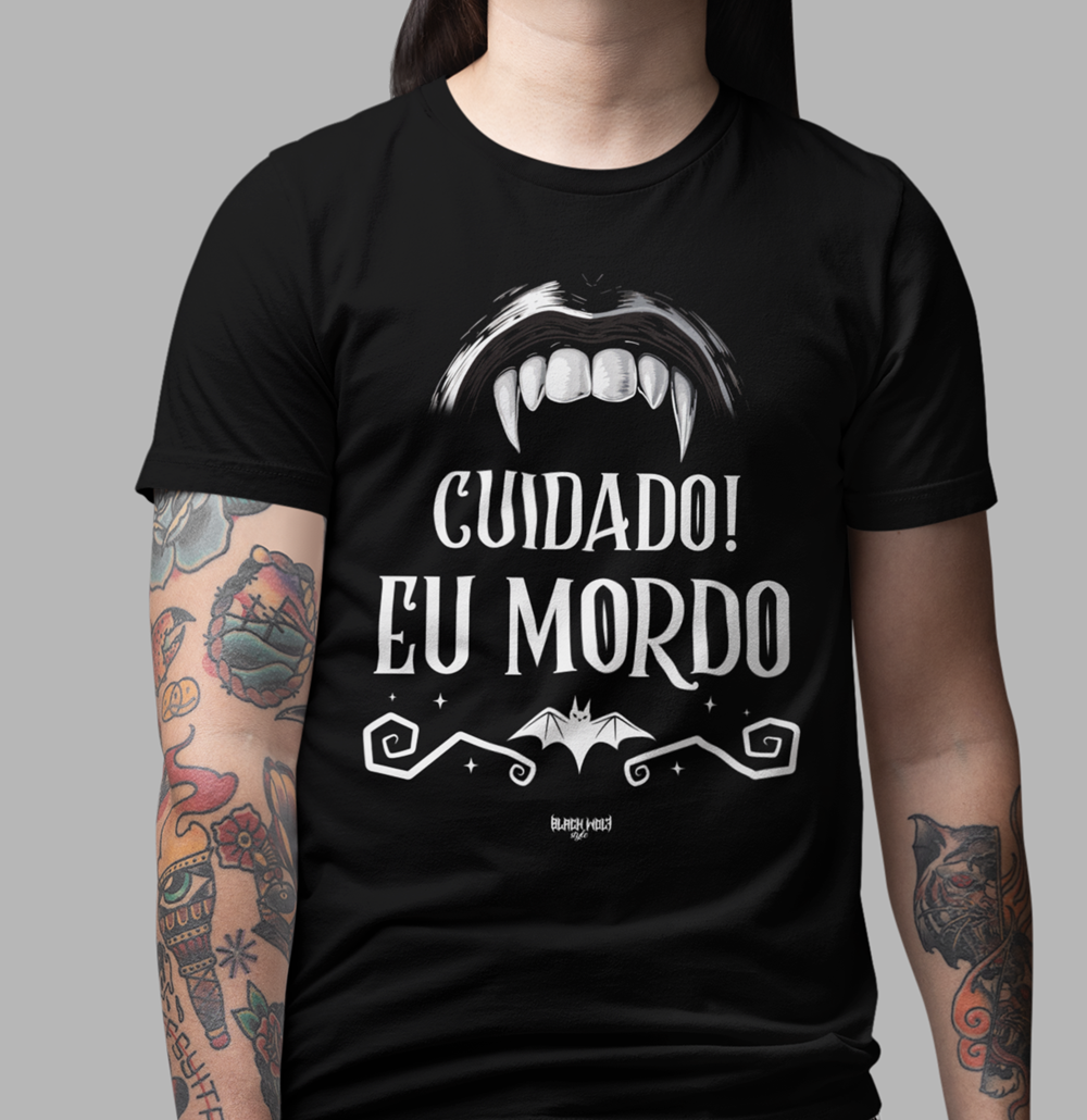 Nome do produto: Camiseta - Cuidado! Eu mordo