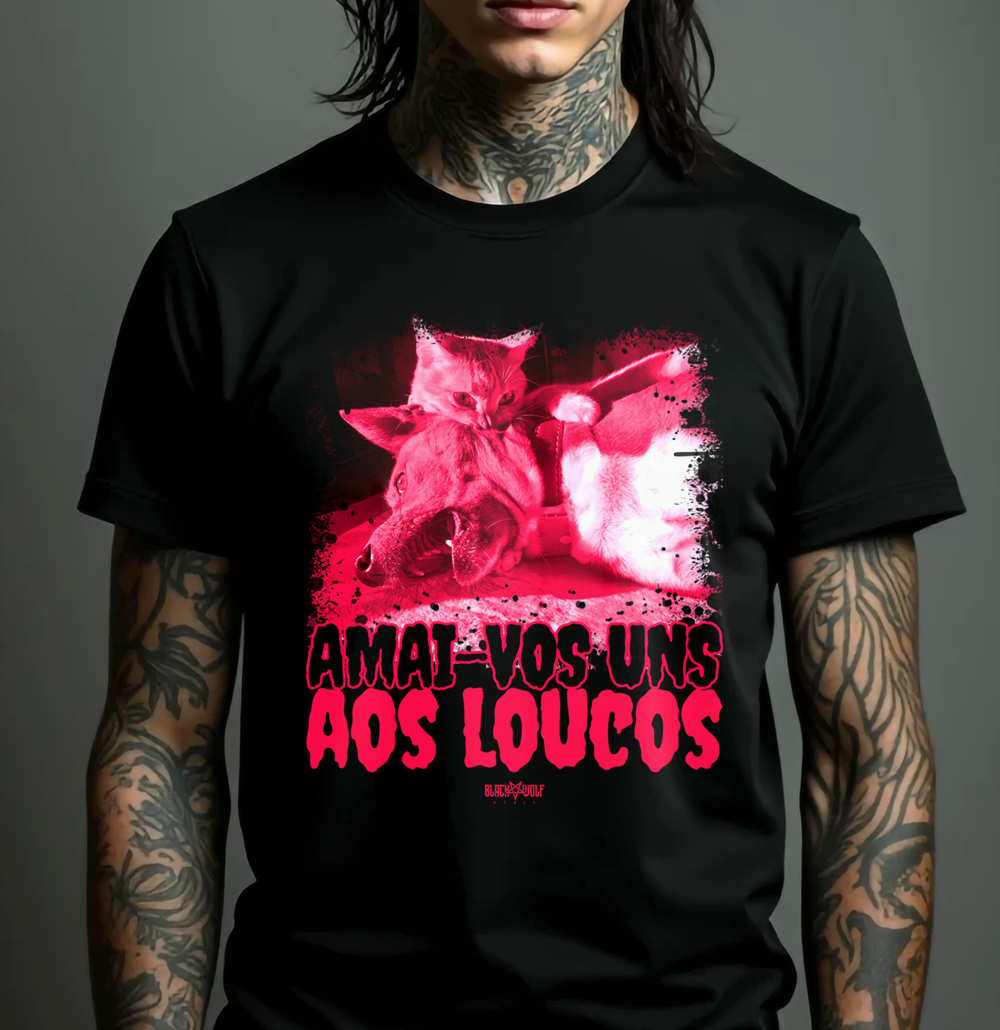 Nome do produto: Camiseta - Amai-vos uns aos Loucos