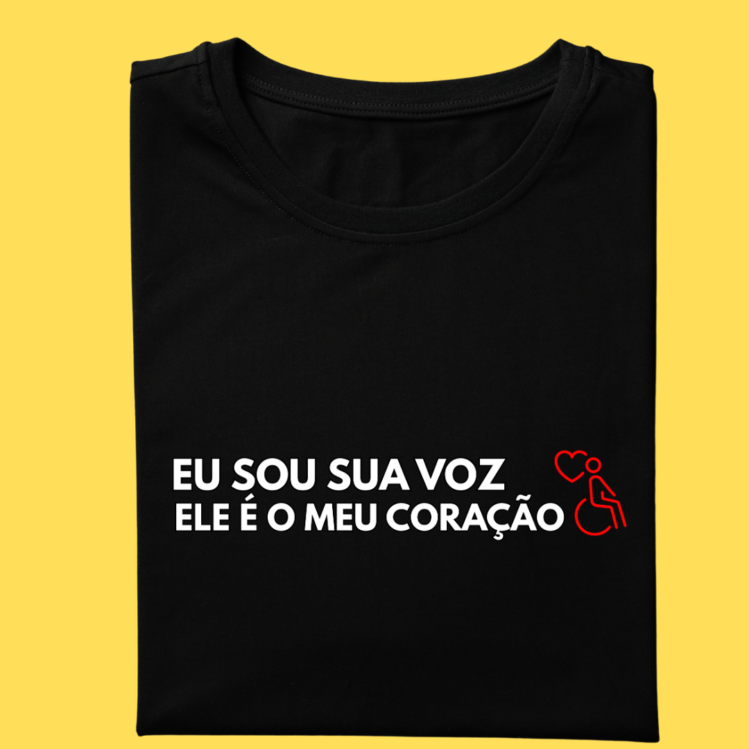 Nome do produto: Camiseta Eu sou sua voz ele é o meu coração (cadeirante)