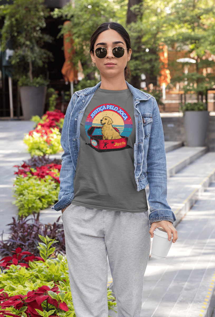 Nome do produto: CAMISETA BABY LONG ESTONADA JUSTIÇA PELO JOCA